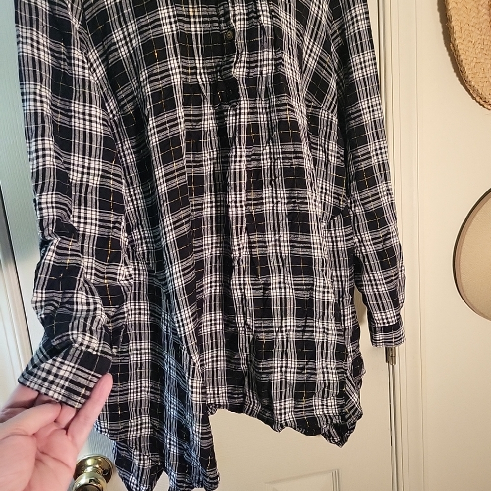 Est. 1946 Plaid Black White Smock Top Pintuck Gold Striations